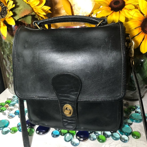 Coach Handbags - Vintage Coach Willis Leather Bag